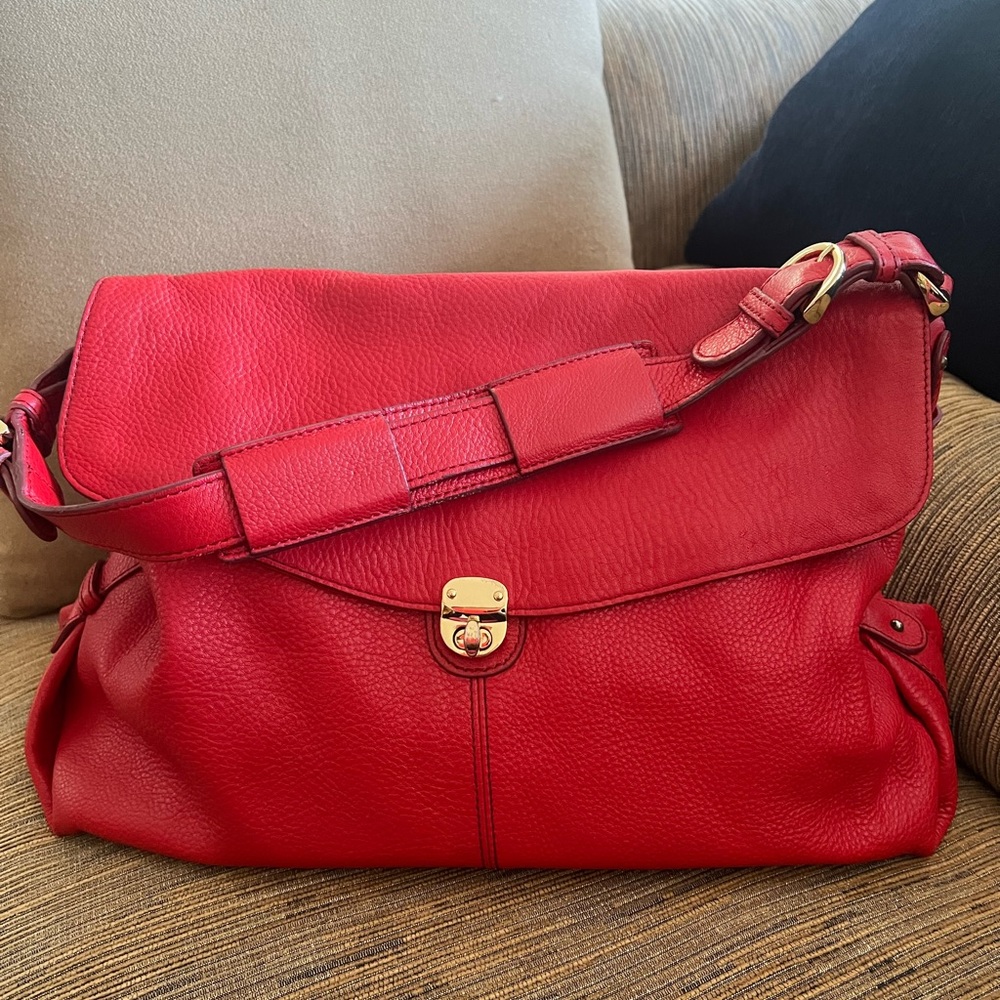 Banana Republic leather shoulder bag.